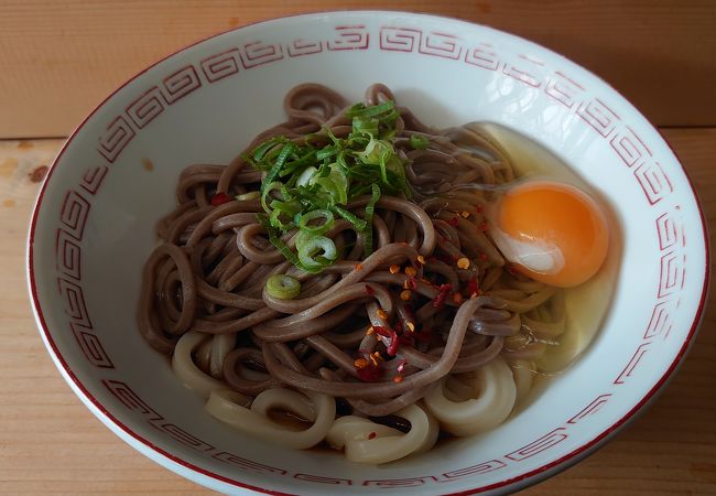 クセになりそう！そばとうどんのアベック！