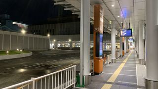朝早い羽田空港に行くときには