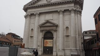 聖マリアロザリオ教会 (ジェズアーティ聖堂)