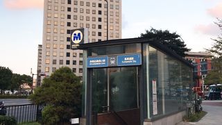 駅、ホームが広い「みなとみらい線」横浜高速鉄道