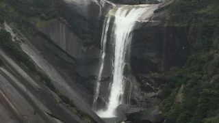 千尋の滝はコマーシャル、リポビタンDで撮影された滝だということです。