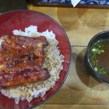 うな丼と赤だし