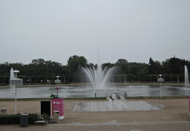 百周年記念ホール横の噴水