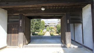 さきたま古墳公園内にあるお寺です