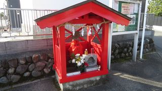 地域に愛されている地蔵尊