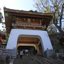 立派な山門です