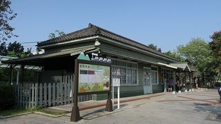 雰囲気のある木造駅舎