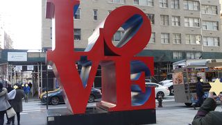 LOVE彫刻 （Love sculpture）