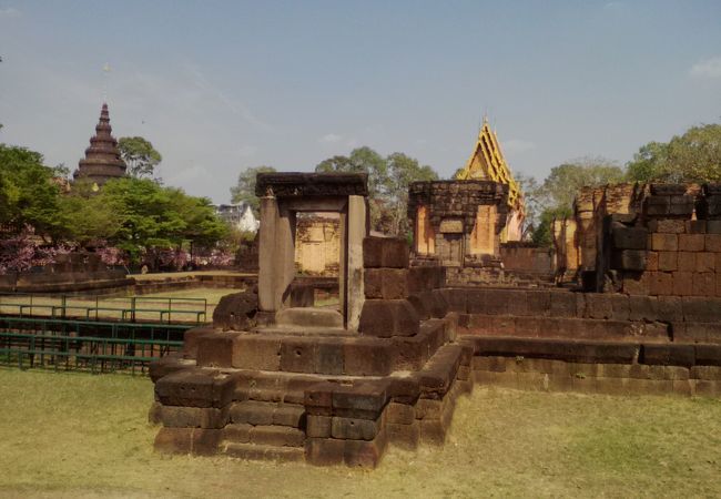 サ カムペーン ヤイ遺跡