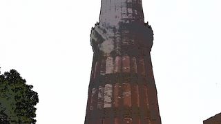 高さ72.5ｍ　赤砂岩の勝利の塔