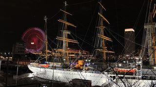 日本丸が係留していました。