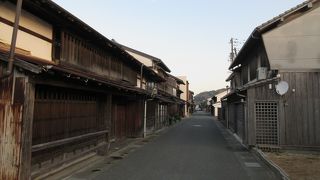 時折磯の香りがするなど、鄙びた漁村のような風情も感じることができる場所でした。