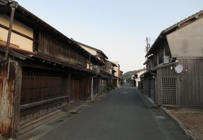 時折磯の香りがするなど、鄙びた漁村のような風情も感じることができる場所でした。