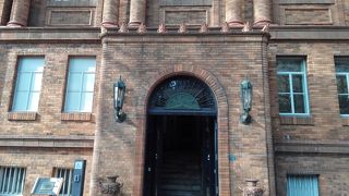 建物も作品もすばらしい