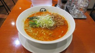 ２人用の席が多いので、一人でも気兼ねなく利用出来ました。