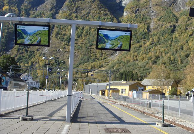 峡谷美が楽しめる鉄道