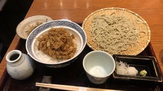 かき揚げ丼のかき揚げが柔らかい