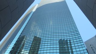 近代的なビルが建ち並ぶ汐留なのよ