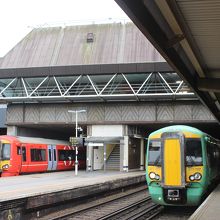 ロンドンまでの電車は頻発しています