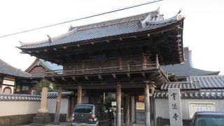 吉田松陰が幽閉されていた監獄も近くにあって、江戸時代の萩城城下町の中でも重要なエリアだったよう。