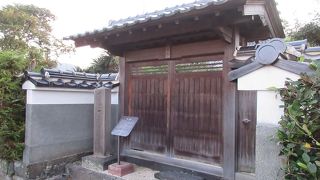 説明版がなければ通り過ぎてしまいそうな、質素な佇まいでした。