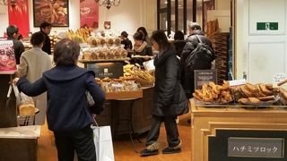 阪神百貨店の人気パン屋