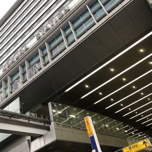 モノレールも乗りいれ