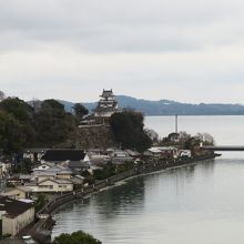 一松邸から見る杵築城