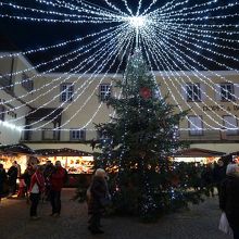 町役場脇のクリスマス・マーケット
