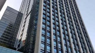 高層のオフィスビルの集合体