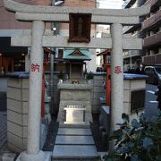 将軍家より玄冶に下賜されたと伝えられる橘稲荷神社