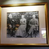 ポター、父、弟との家族写真