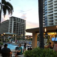 夕方のフリードリンクタイムの時のプールサイド