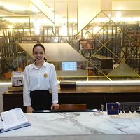 フロントのお姉さま