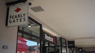 個人的には、Reebokの製品の方が好きだが