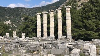 山の中腹にある遺跡