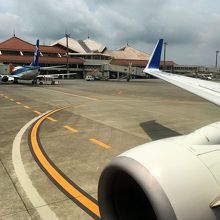 赤瓦が美しい。