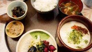 メインがとろろの鴨川定食@赤坂