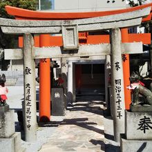 可愛らしい稲荷神社。天神に来たら是非詣でて欲しいです。