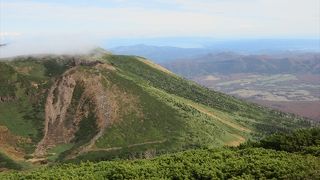 晴れていれば陸奥湾から岩木山まで見渡せます