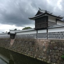 各所になまこ壁があります。