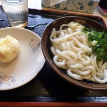 かけうどん・小 230円 + 玉子の天ぷら 100円