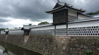 技法もじっくり観察したい。