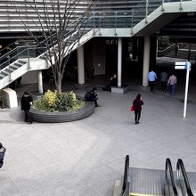 地下の広場