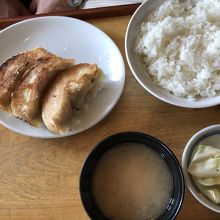 ジャンボ餃子定食