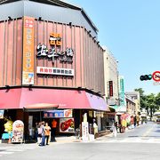 安平を南北に通る道…もちろん牡蠣料理のお店が多い