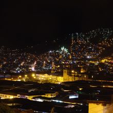 高台から街を見下ろす夜景も綺麗でした