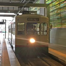富山駅。