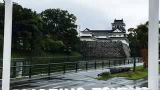 モニュメントも設置。