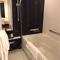 広々とした洗い場付きバスタブ